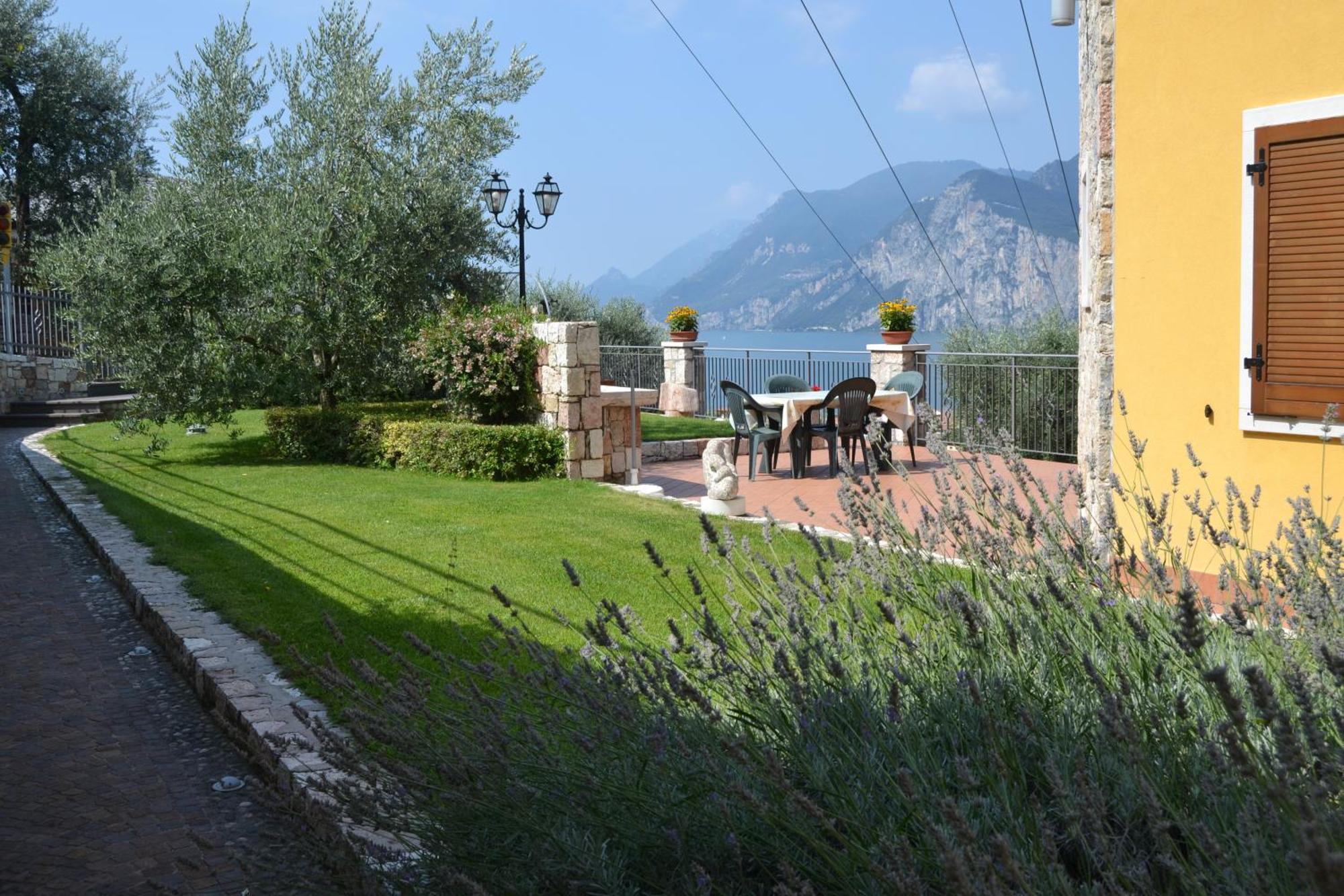 Appartamenti La Perla Malcesine Exterior foto